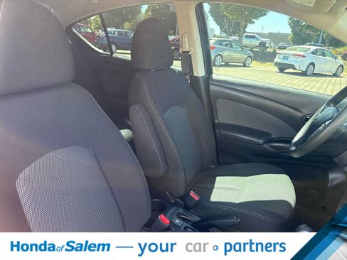 Used 2016 Nissan Versa SV w/ SV Appearance Package FWD image 14