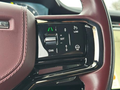 Used 2024 Land Rover Range Rover Sport Dynamic SE image 18