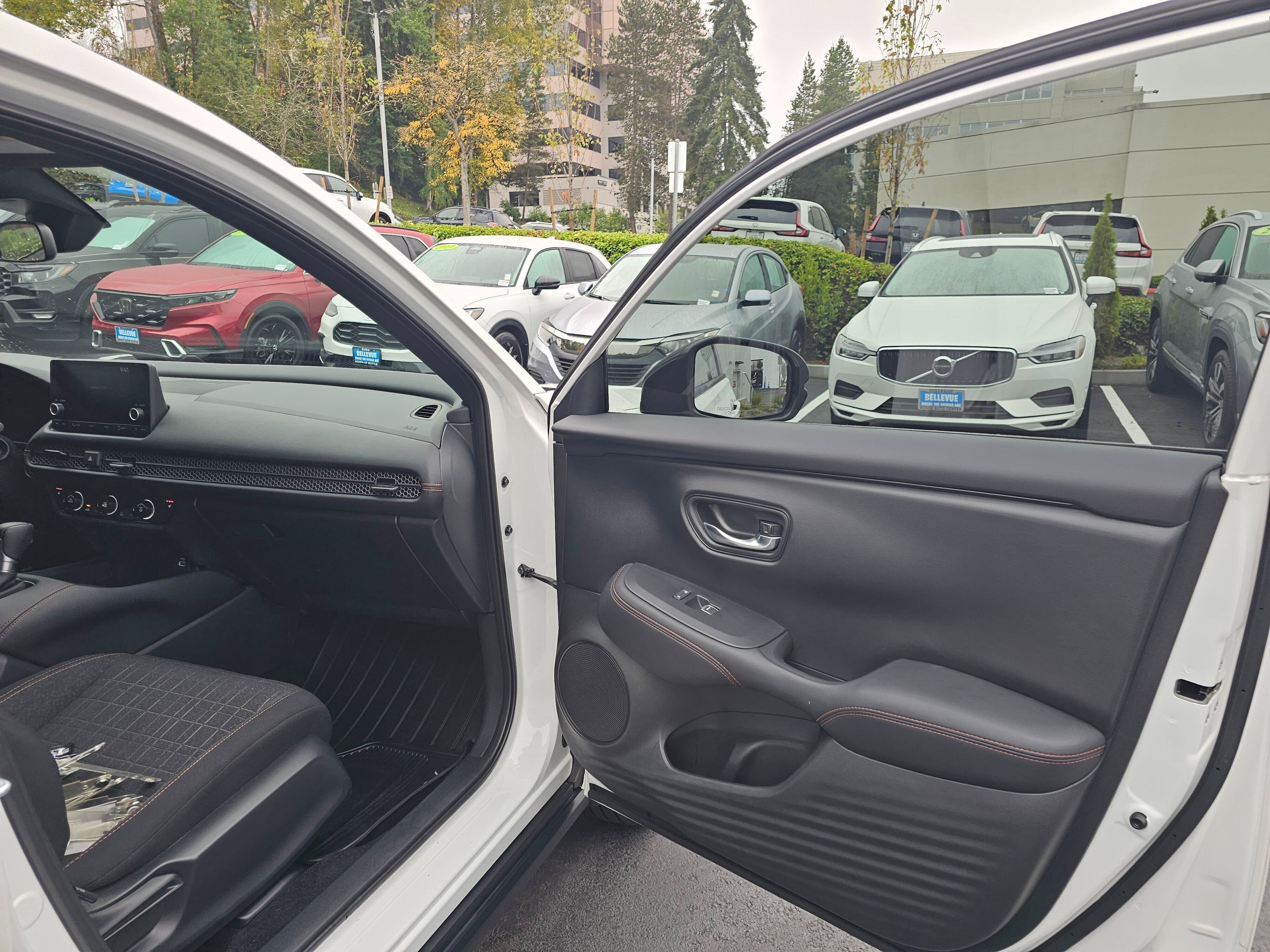 Certified 2025 Honda HR-V Sport image 12
