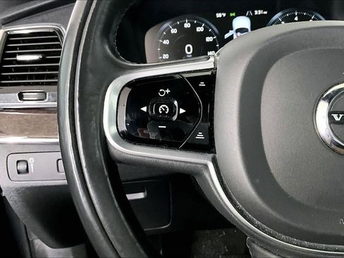 Used 2018 Volvo XC90 T6 Momentum w/ Convenience Package image 23