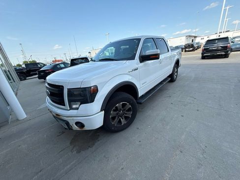Used 2014 Ford F150 FX4 w/ Equipment Group 402A Luxury AWD/4WD image 5