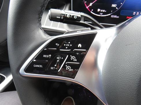 Used 2026 Mercedes-Benz GLC 300 4MATIC image 10