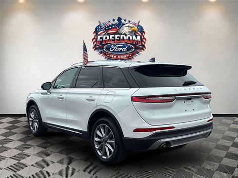 Used 2022 Lincoln Corsair AWD w/ Premium Package image 6