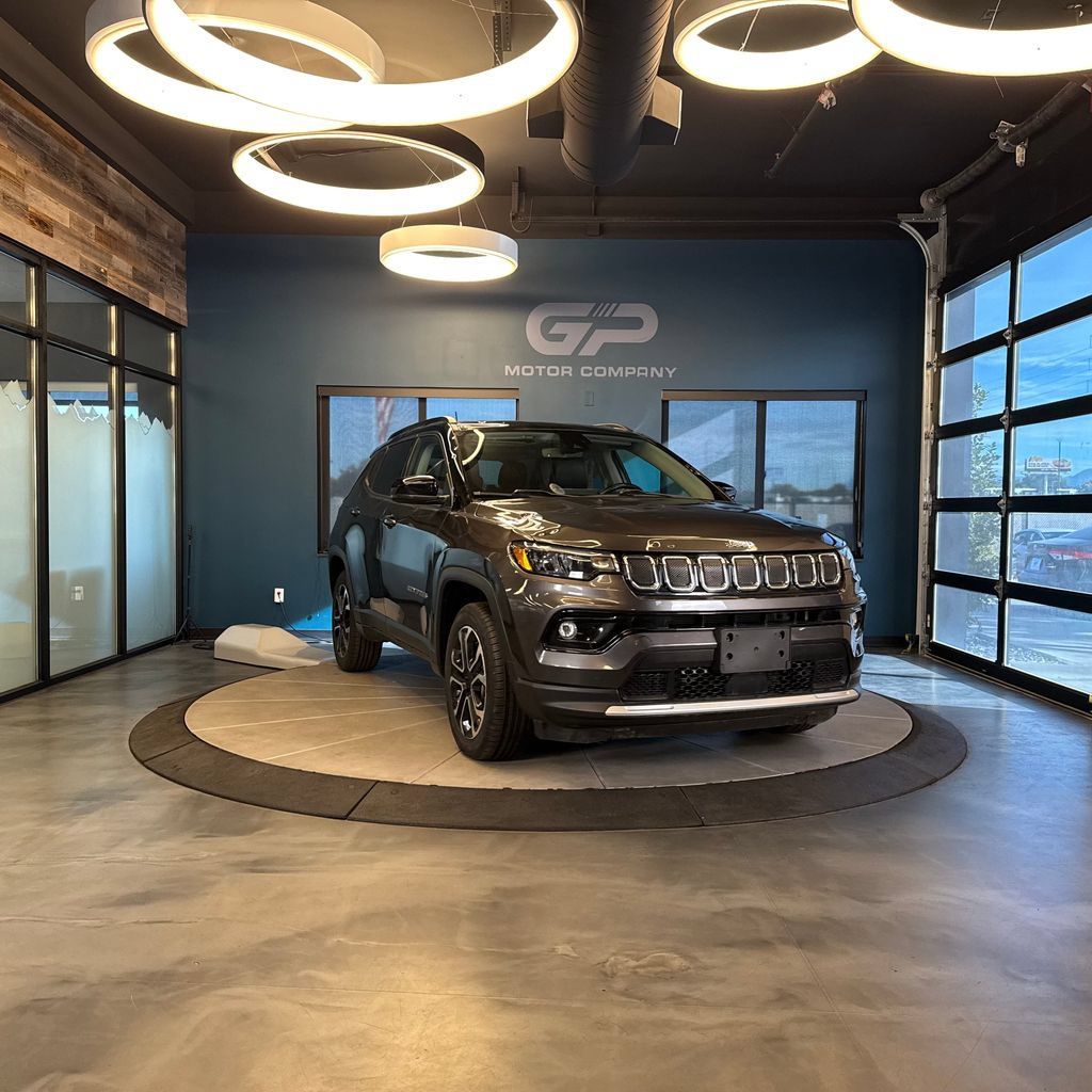 Used 2022 Jeep Compass Limited w/ Sun and Sound Group AWD/4WD image 1