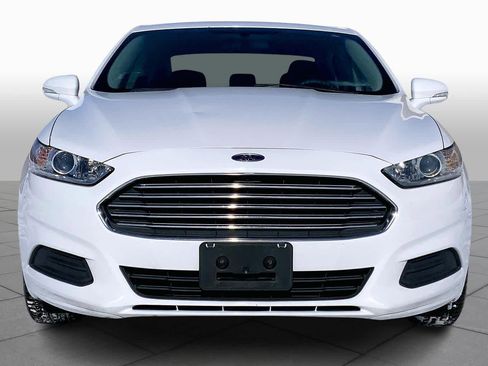 Used 2015 Ford Fusion SE image 4