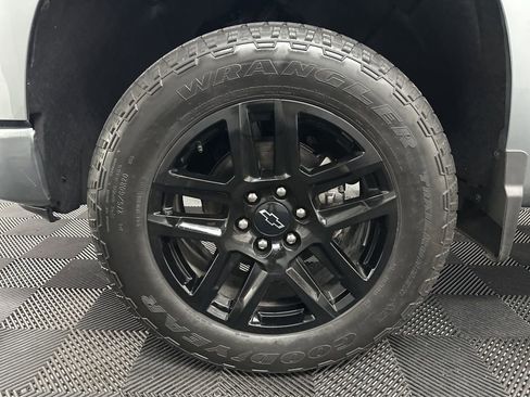 Used 2023 Chevrolet Silverado 1500 RST AWD/4WD image 34