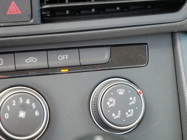 Certified 2023 Volkswagen Jetta S FWD image 33