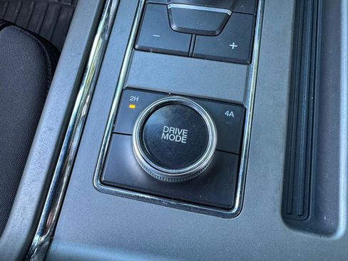 Used 2018 Ford Expedition Max XLT image 25