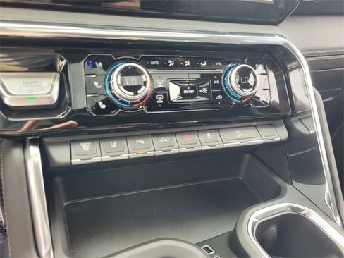 New 2025 GMC Sierra 2500 Denali w/ Denali Reserve Package image 25