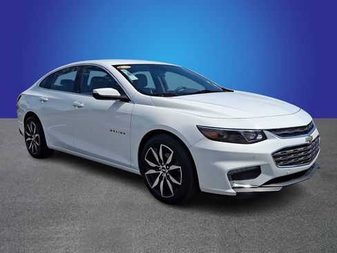 Used 2017 Chevrolet Malibu LT w/ Leather Package image 3