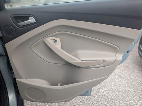 Used 2013 Ford C-MAX SEL image 18