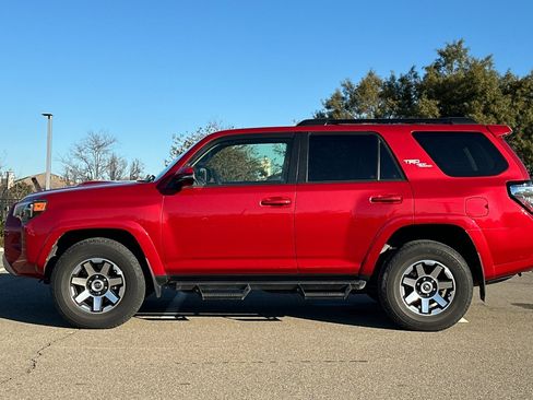 Certified 2021 Toyota 4Runner TRD Off-Road Premium image 8