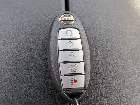 Used 2022 Nissan Rogue SV w/ SV Premium Package image 31