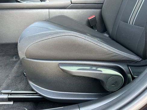 Used 2022 Hyundai Elantra SEL w/ Convenience Package FWD image 21