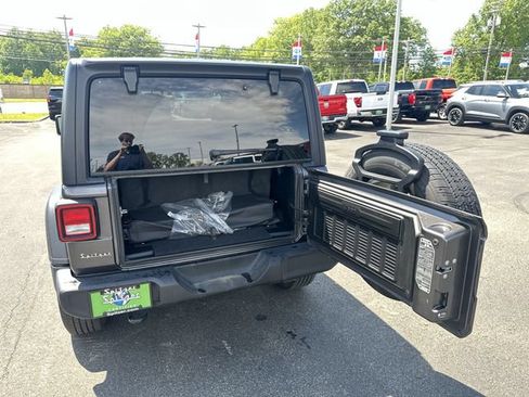 Used 2023 Jeep Wrangler Sport AWD/4WD image 21