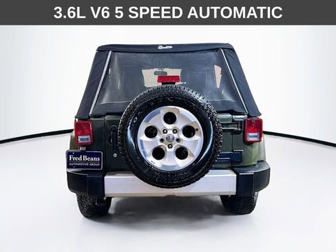 Used 2015 Jeep Wrangler Unlimited Sahara w/ Connectivity Group image 8