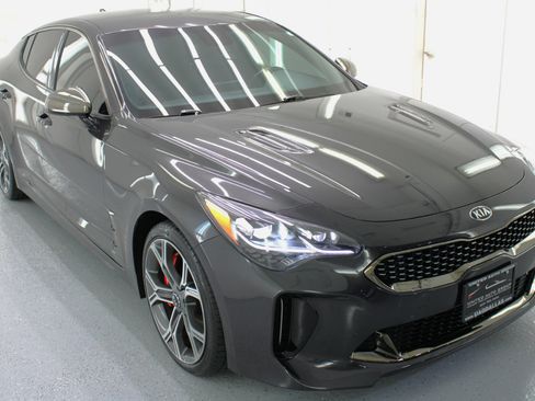 Used 2021 Kia Stinger GT image 12