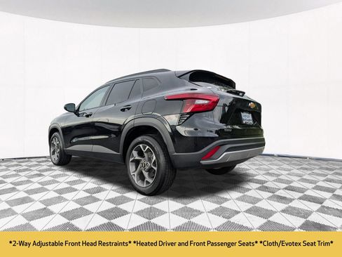 Used 2025 Chevrolet Trax LT w/ Driver Confidence Package FWD image 12