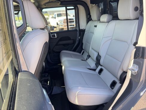 Used 2021 Jeep Gladiator Mojave AWD/4WD image 21
