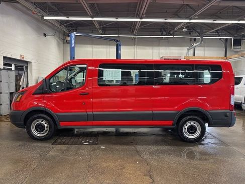 Used 2017 Ford Transit 350 XL image 3