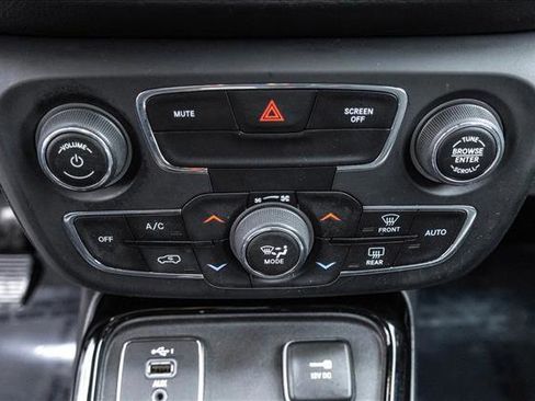 Used 2019 Jeep Compass Altitude image 15
