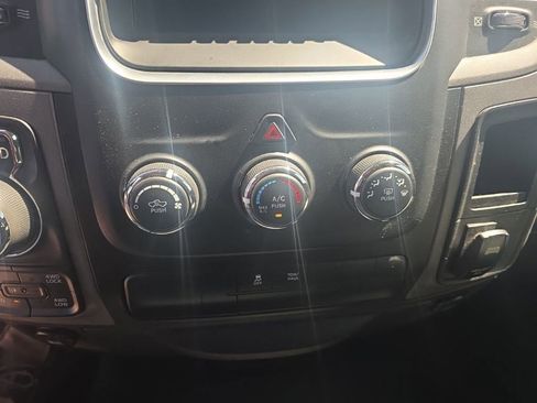 Used 2017 RAM 1500 Express AWD/4WD image 14
