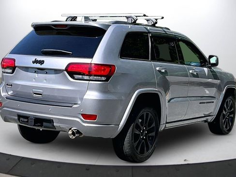 Certified 2021 Jeep Grand Cherokee Laredo X AWD/4WD image 9