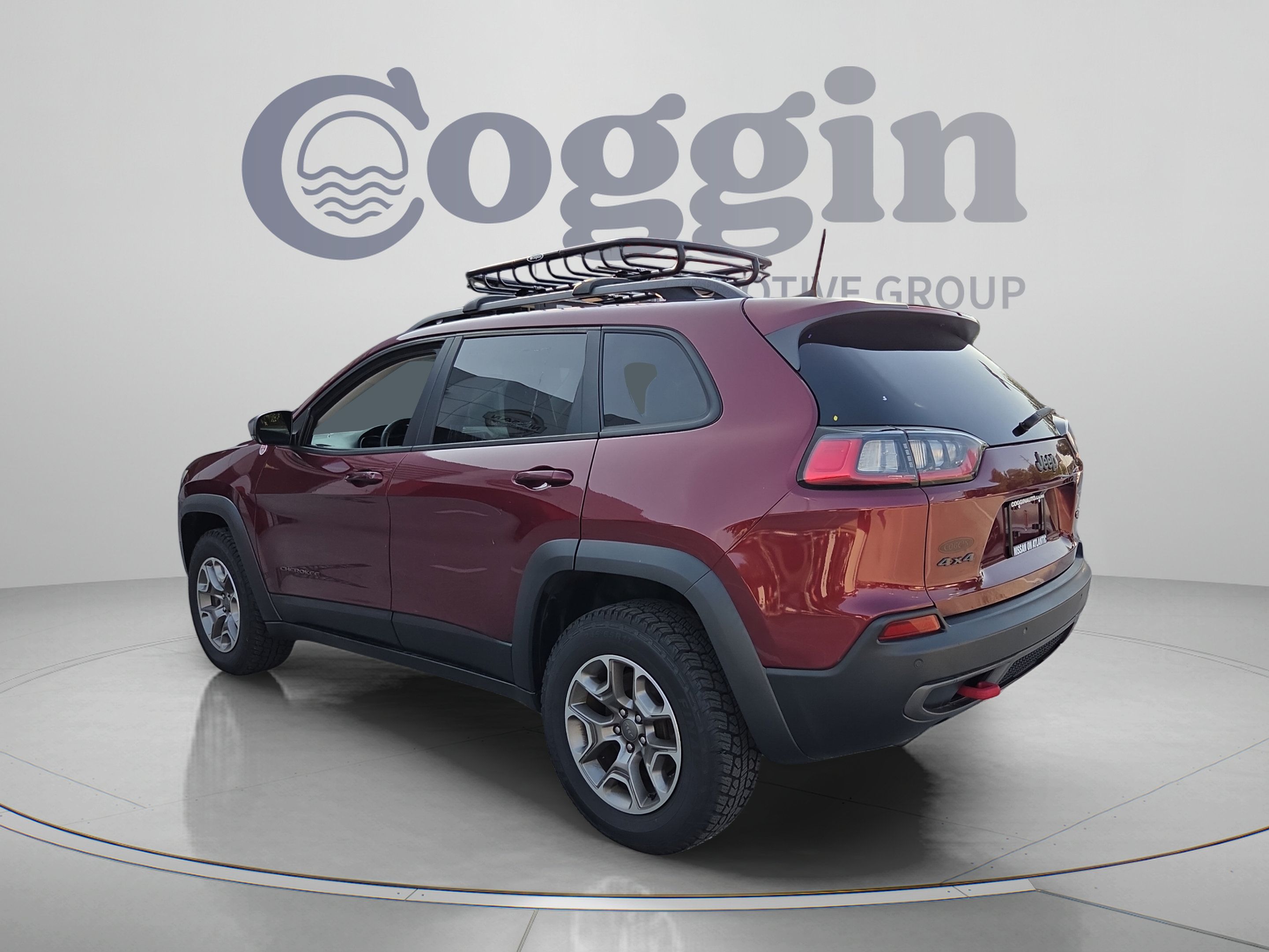 Used 2020 Jeep Cherokee Trailhawk w/ Cold Weather Group AWD/4WD image 3