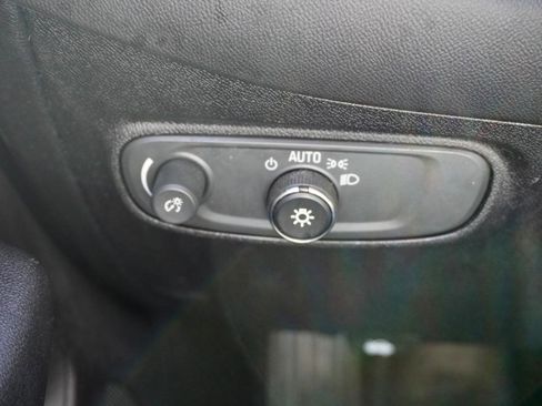 Used 2019 Chevrolet Equinox LT image 10