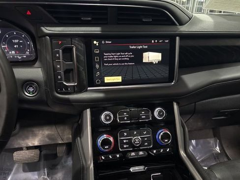 Used 2024 GMC Yukon XL Denali image 21