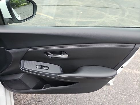 Used 2024 Nissan Sentra SV FWD image 14