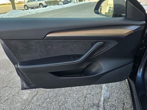 Used 2021 Tesla Model 3 Standard Range Plus image 14