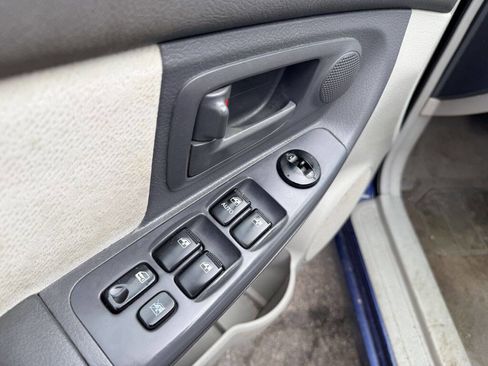 Used 2005 Kia Spectra LX image 7