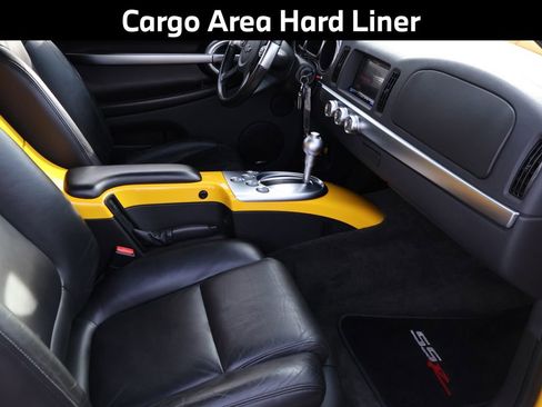 Used 2004 Chevrolet SSR w/ Preferred Equipment Group image 13