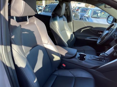 Certified 2024 Toyota Venza XLE image 11