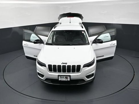 Used 2023 Jeep Cherokee Altitude Lux AWD/4WD image 29