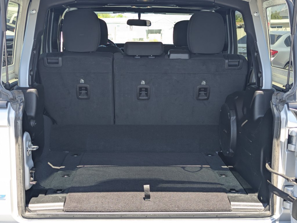 Used 2023 Jeep Wrangler Unlimited AWD/4WD image 29