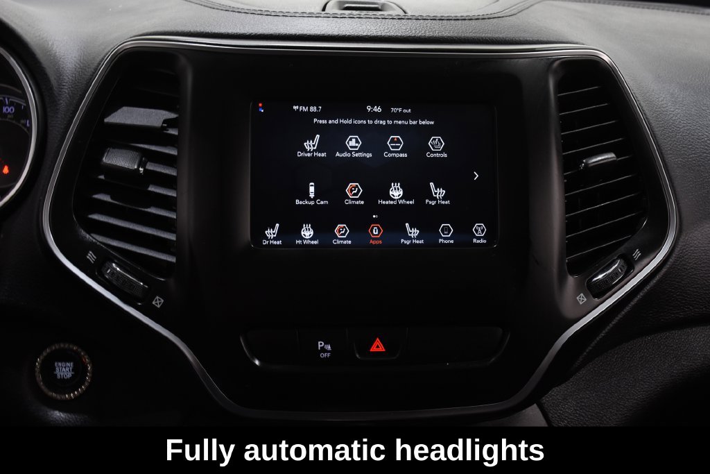 Used 2019 Jeep Cherokee Latitude Plus w/ Cold Weather Group AWD/4WD image 17
