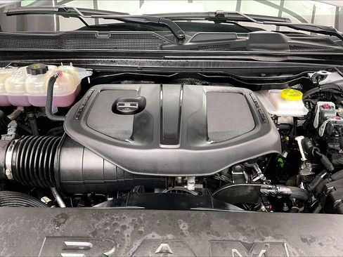 Used 2025 RAM 1500 Big Horn AWD/4WD image 9
