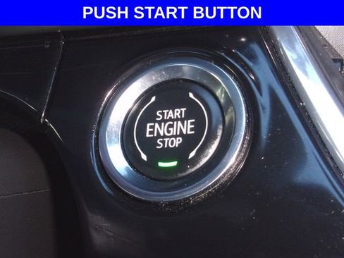 Used 2024 Chevrolet Trax RS w/ Sunroof Package image 4