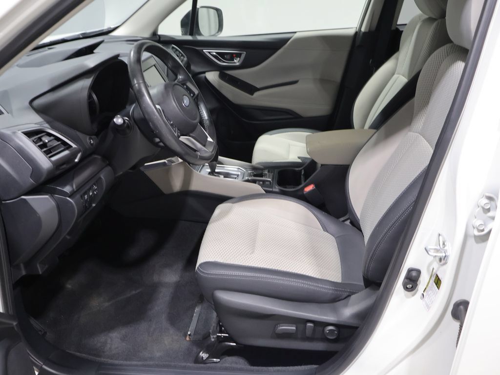 Used 2024 Subaru Forester Premium AWD/4WD image 11