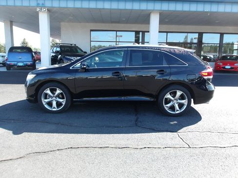 Used 2014 Toyota Venza LE w/ LE Convenience Package AWD/4WD image 2