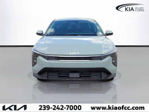 New 2026 Kia K4 FWD image 2