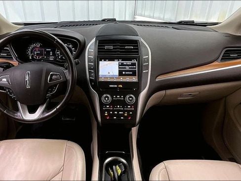 Used 2017 Lincoln MKC Select w/ Select Plus Package AWD/4WD image 14