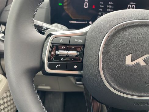 New 2026 Kia Carnival EX image 27