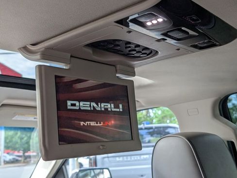 Used 2016 GMC Yukon XL Denali w/ Open Road Package AWD/4WD image 22