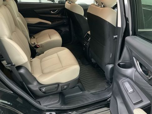 Used 2023 Subaru Ascent Premium w/ Convenience Package AWD/4WD image 19