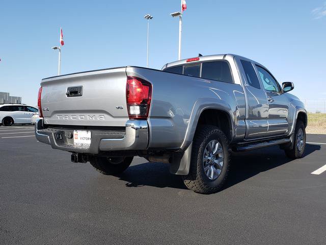 Used 2018 Toyota Tacoma SR5 AWD/4WD image 5