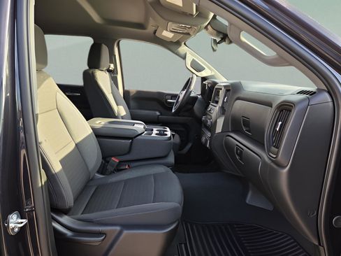 Used 2024 Chevrolet Silverado 1500 Custom Trail Boss w/ LPO, Dark Essentials Package image 11