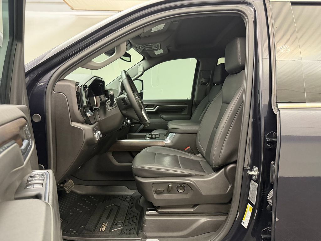 Used 2024 GMC Sierra 2500 SLT w/ SLT Premium Package AWD/4WD image 5